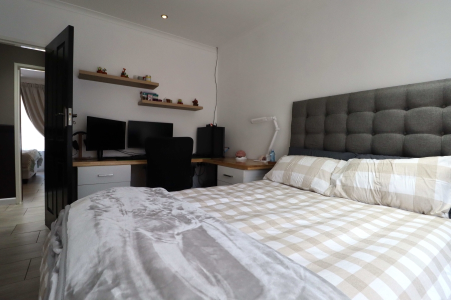 4 Bedroom Property for Sale in Sherwood Eastern Cape